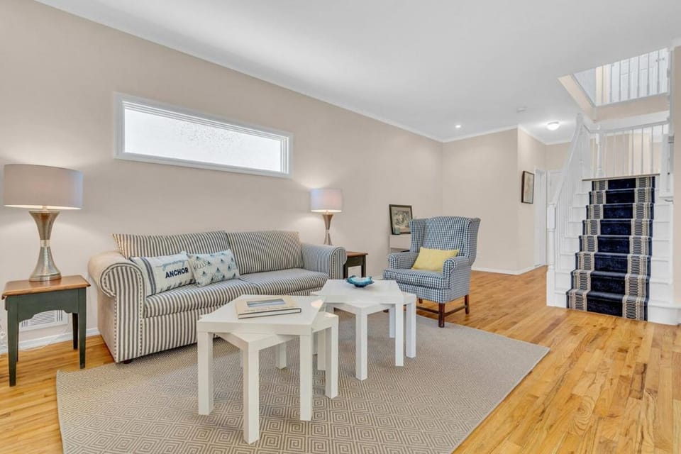Bayview Coastal Home - Steps to Shore & Free Parking Villa in Middletown