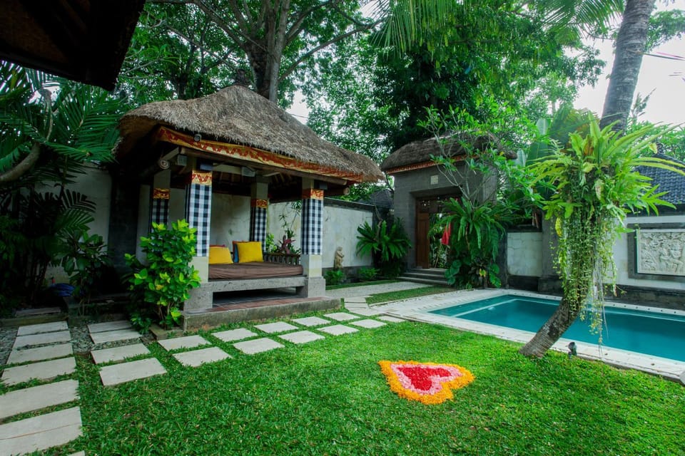 Area and facilities, Swimming pool