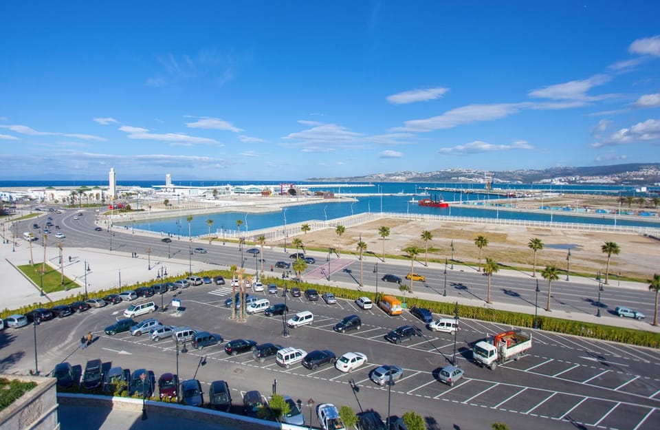 City view, Sea view, Location, Parking