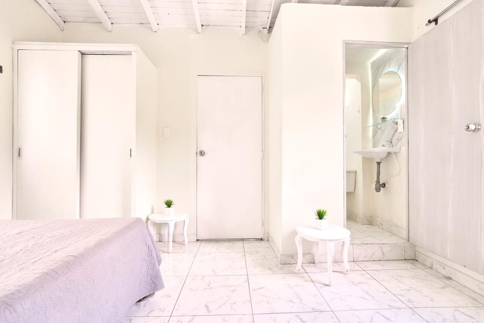 El Poblado Room #5 with Private Bathroom in Shared Apartment Apartment in Medellin
