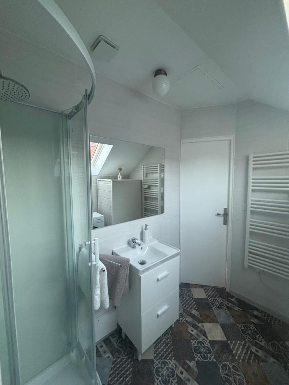 Shower, Bathroom, towels