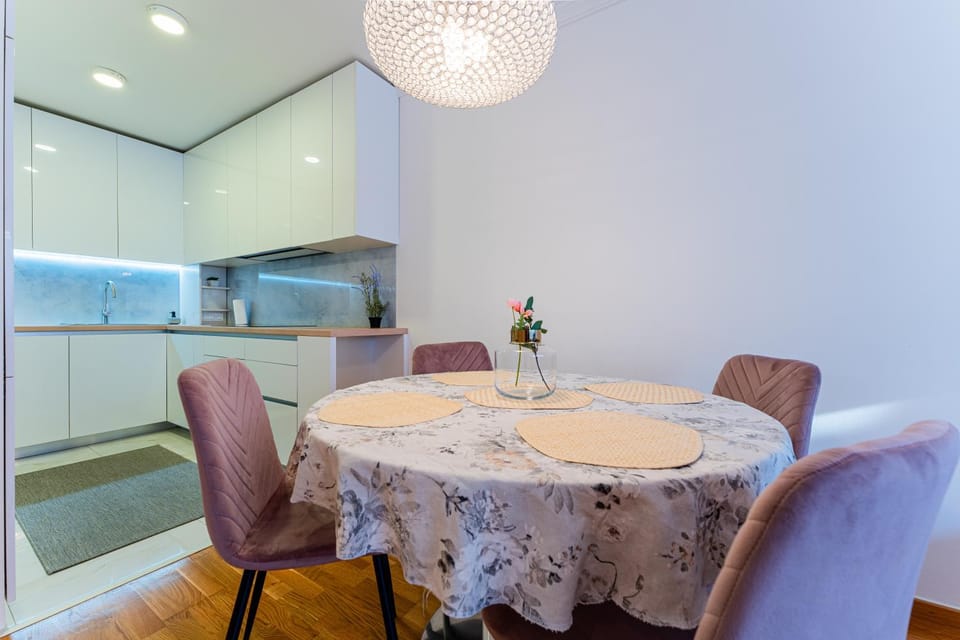 Kitchen or kitchenette, Seating area, Dining area, On site, kitchen