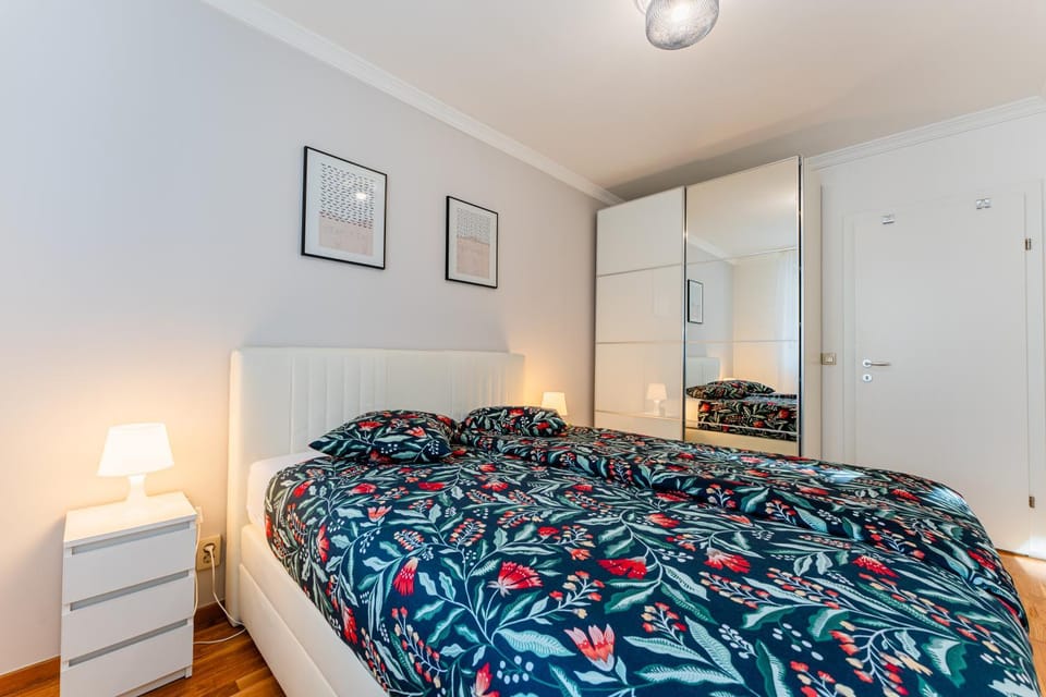 Bed, View (from property/room), Photo of the whole room, Bedroom, wardrobe