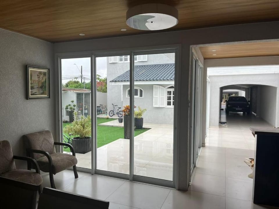 Luxuoso sobrado central 3 suites House in Cascavel