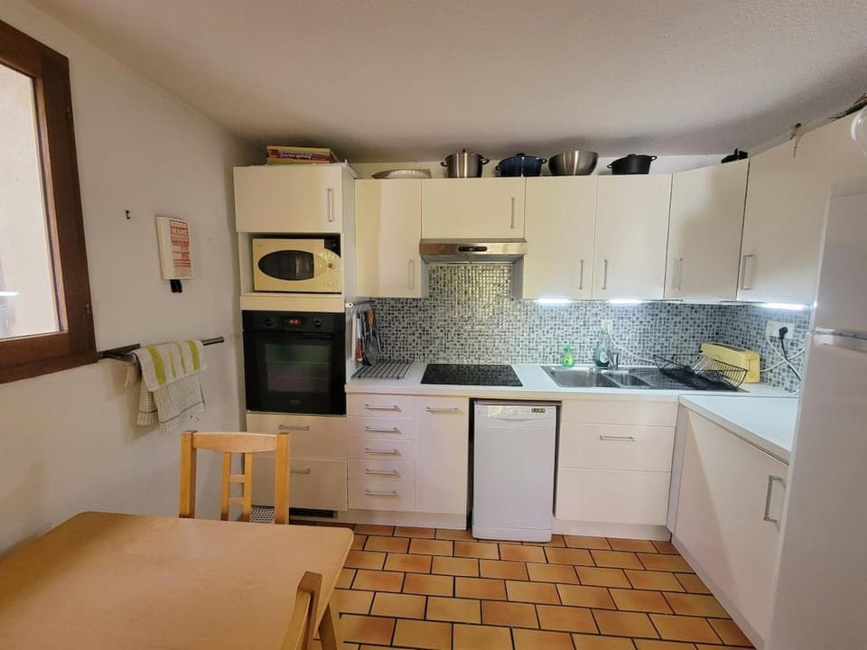 2 bedroom end of terrace house House in Le Beausset