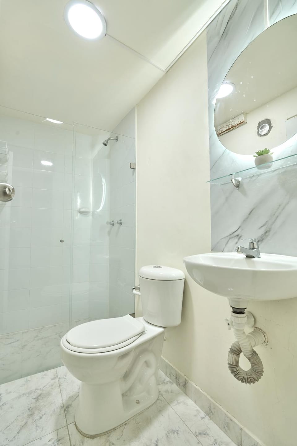 El Poblado Room #2 with Private Bathroom in Shared Apartment Apartment in Medellin