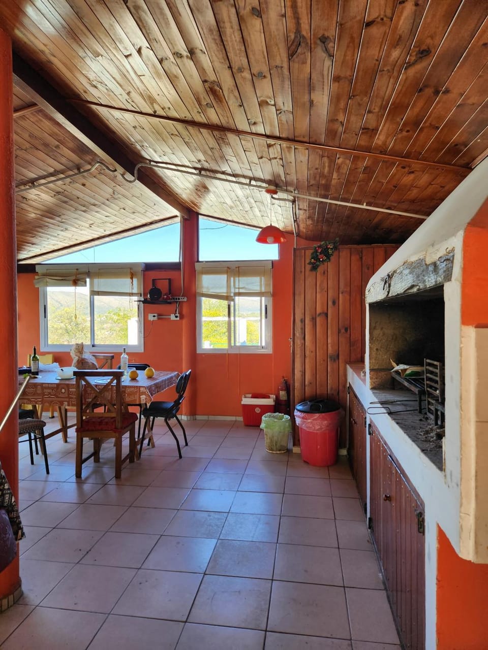Seating area, Dining area