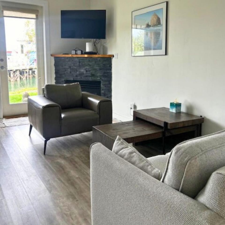 Living room, fireplace