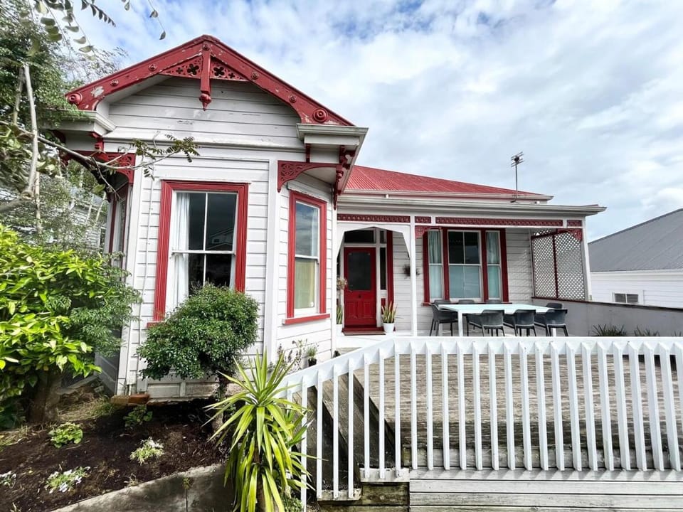 Spacious 6 Bedroom Herne Bay Villa - Close to CBD - Free WIFI Apartment in Auckland