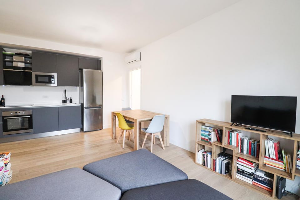 Communal lounge/ TV room, TV and multimedia, Living room, stove