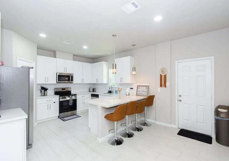 Dining area, kitchen