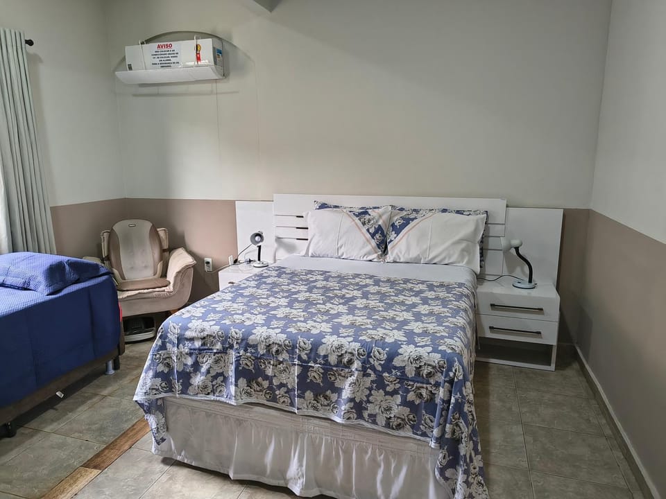 Bed, Photo of the whole room, Bedroom, air conditioner