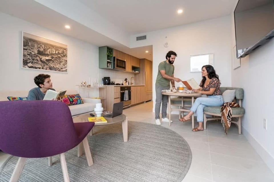 RumRunner - Hotel style amenities in the heart of Miami House in Miami