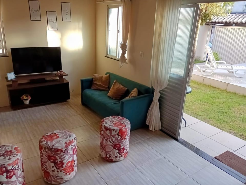 Communal lounge/ TV room, Living room, Garden view