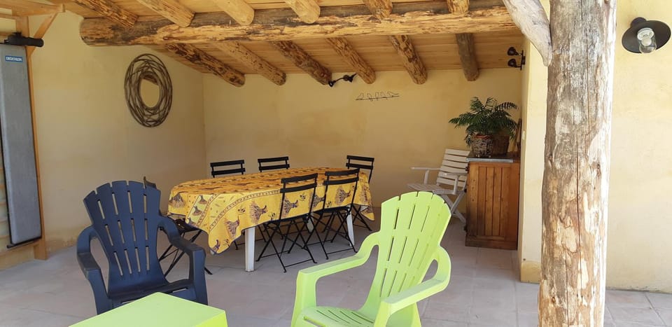 Patio, Swimming pool, Swimming pool