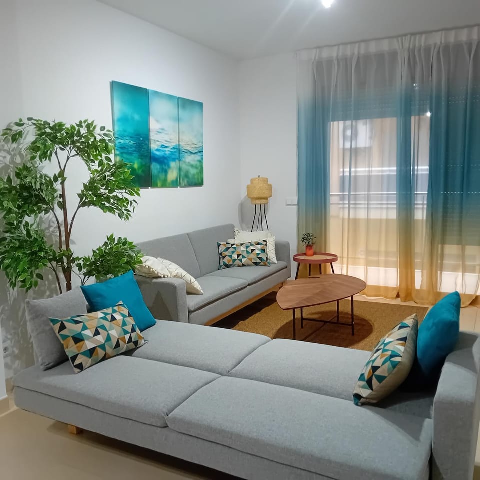 Balcony/Terrace, Living room, Decorative detail, Dining area, Beach, elevator