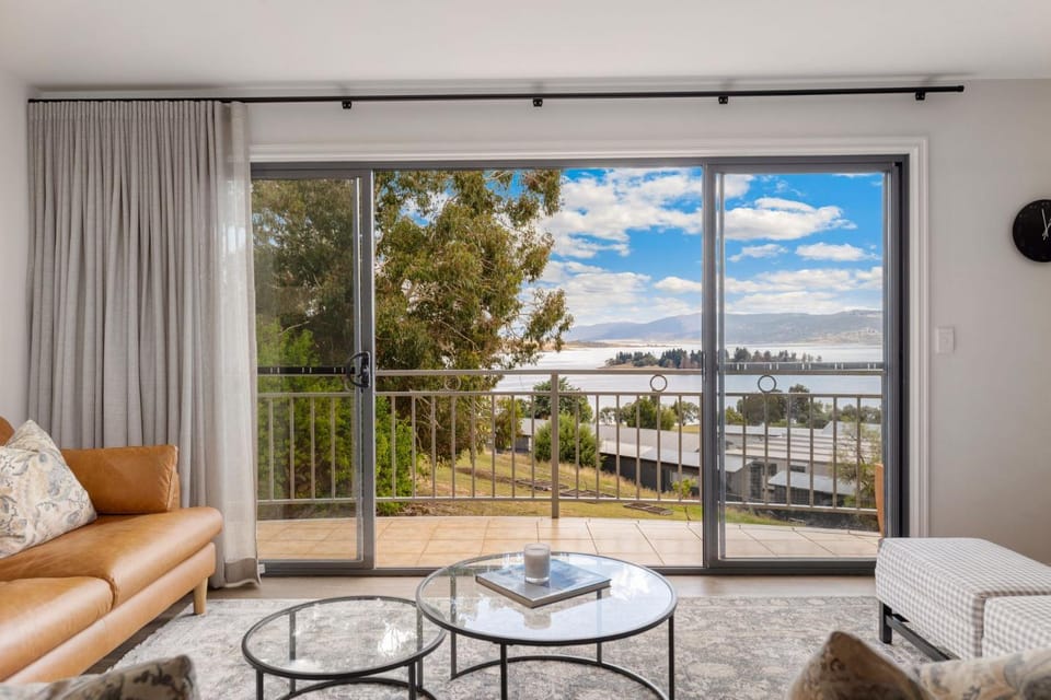 View (from property/room), Balcony/Terrace, Living room, Seating area