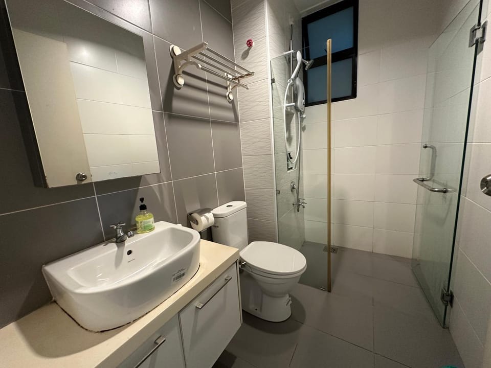 The Platino 6 to 8pax 2 carpark with Nextflix 5min to Paradigm Apartment in Johor Bahru