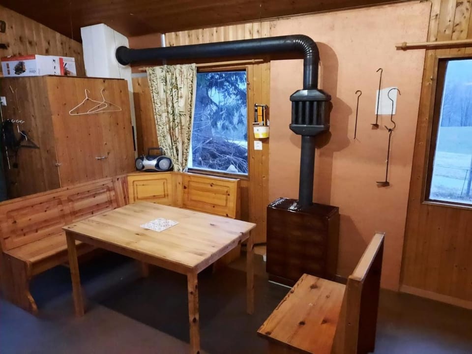 AirBee&Bee - Creux du Van Chalet in Neuchâtel, Switzerland