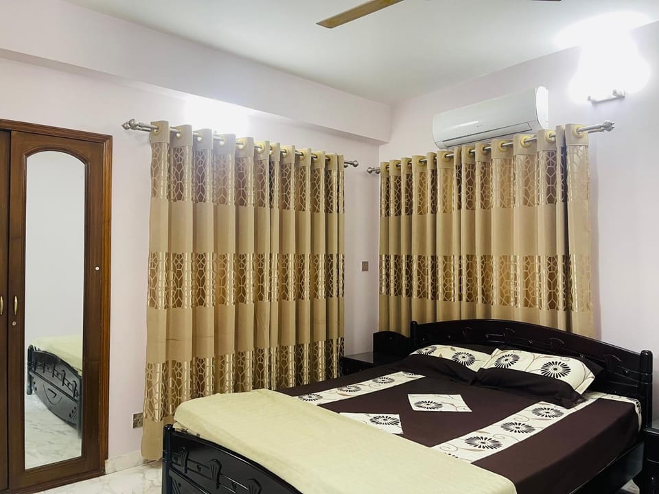 3 Bedroom AC WiFi Luxury Apartment Near Airport & Metro Sector 7 Uttara Apartment in Dhaka