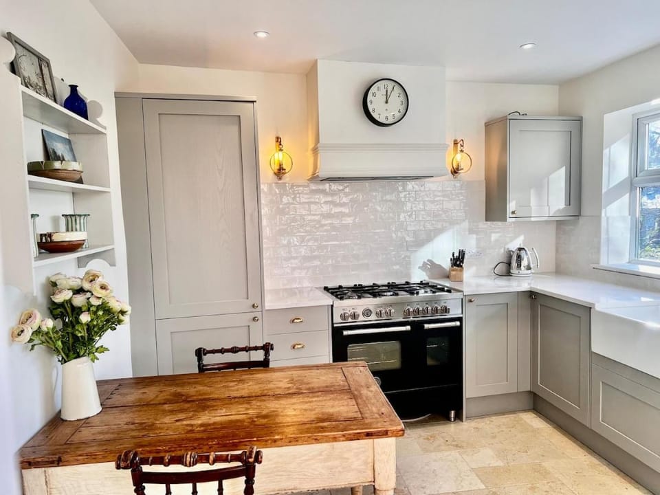 The Mews House, Central Devizes House in Rowde