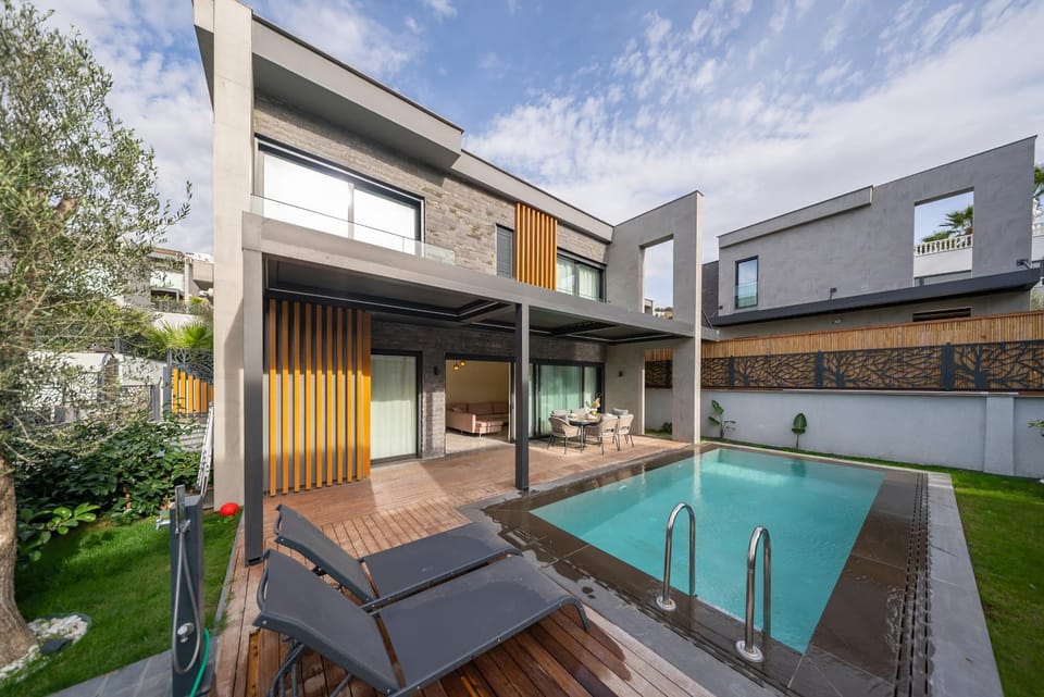 Property building, Pool view, Swimming pool