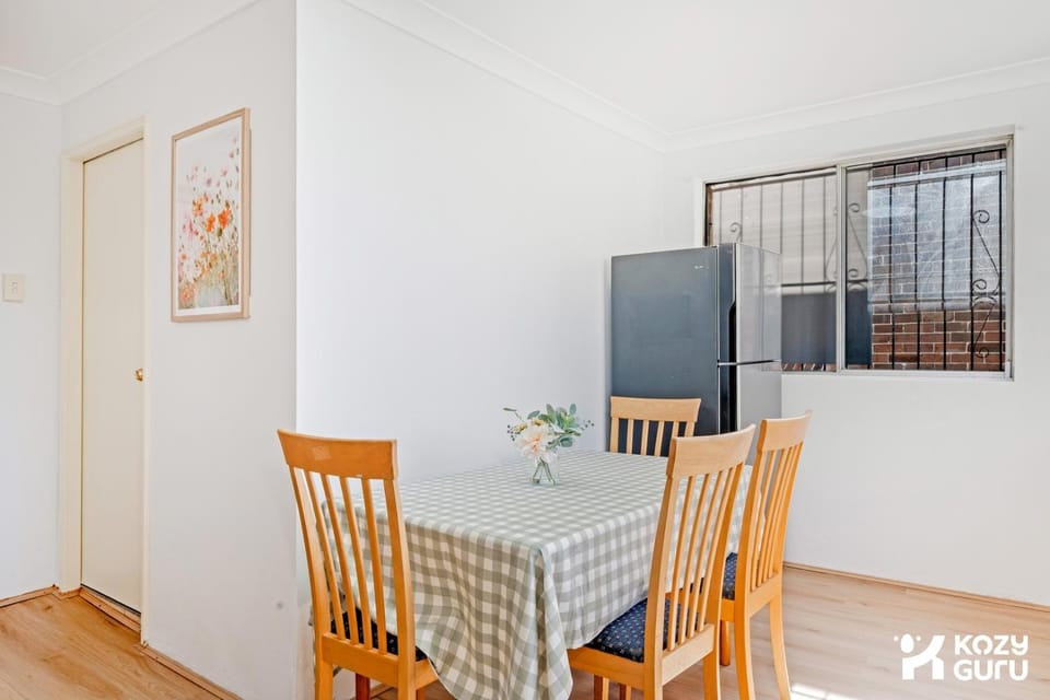 KozyGuru | Ashfield | Cozy 4 Bedroom House House in Sydney