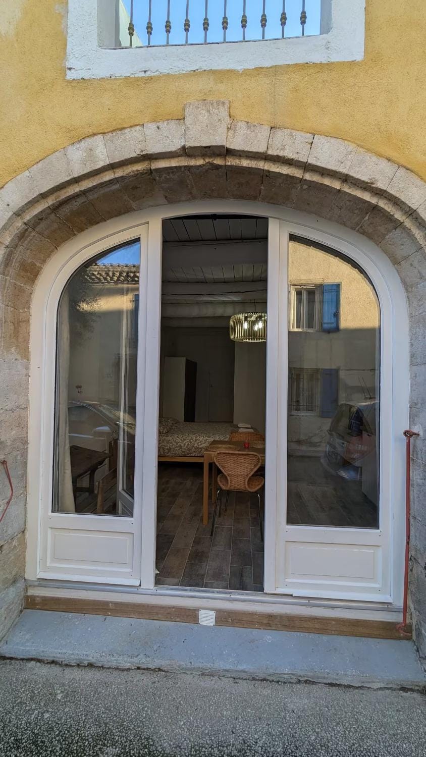 Facade/entrance