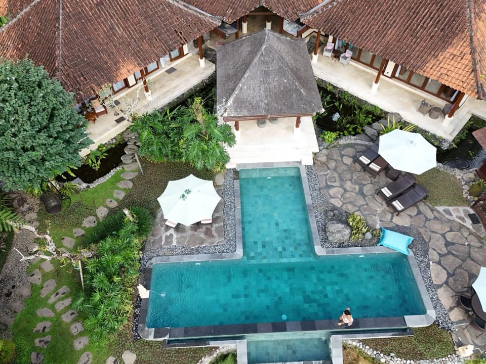 Property building, Restaurant/places to eat, Pool view, Swimming pool, Breakfast, sunbed