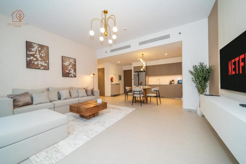 Cozy 2-Bed Home with Burj Khalifa Views 204GR-2 Apartment in Dubai