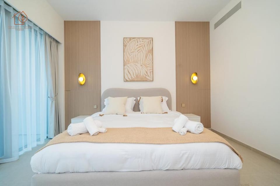 Cozy 2-Bed Home with Burj Khalifa Views 204GR-2 Apartment in Dubai