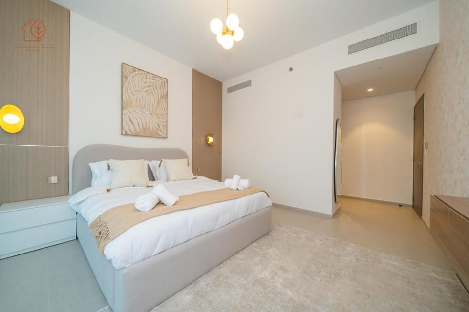 Cozy 2-Bed Home with Burj Khalifa Views 204GR-2 Apartment in Dubai