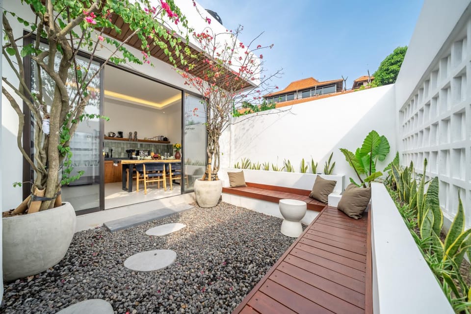 Property building, Seating area