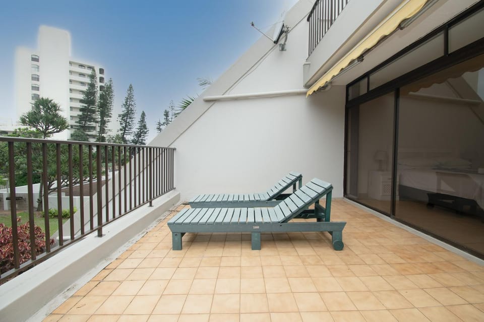 Balcony/Terrace, sunbed