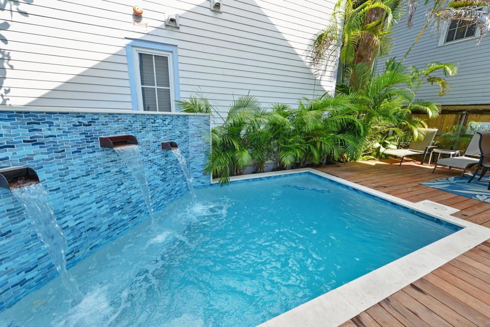 Property building, Swimming pool
