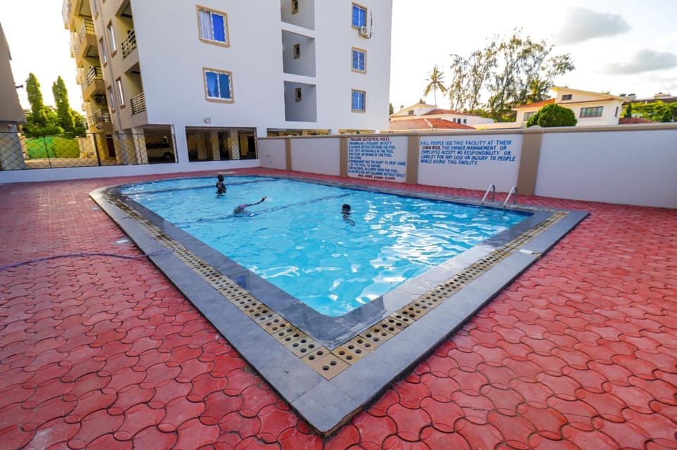 Swimming pool, Swimming pool