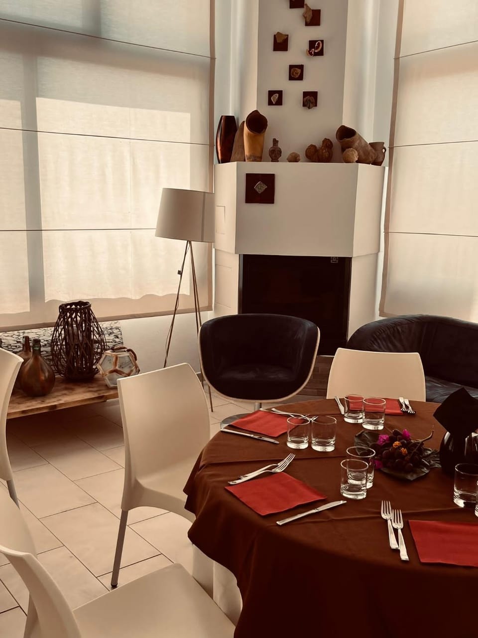 Seating area, Dining area