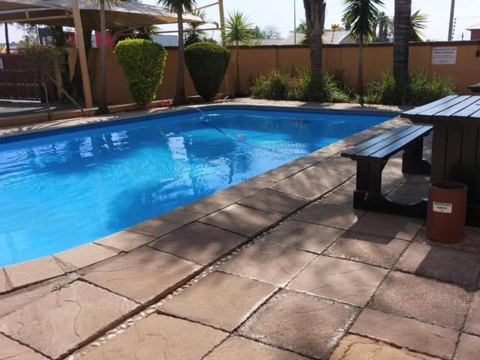 Swimming pool, Swimming pool