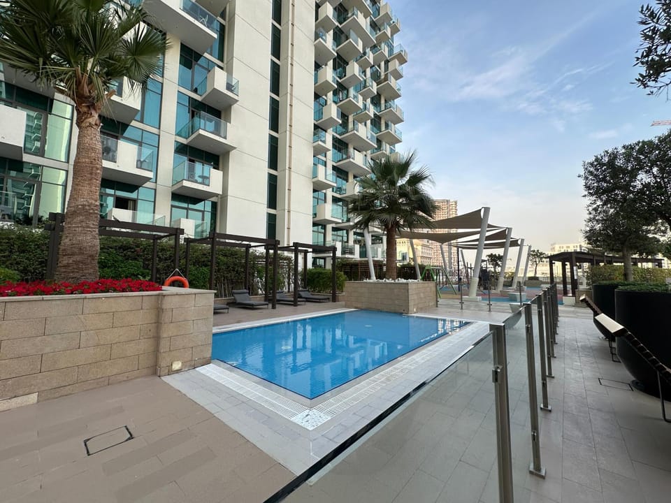 Property building, Swimming pool, Swimming pool