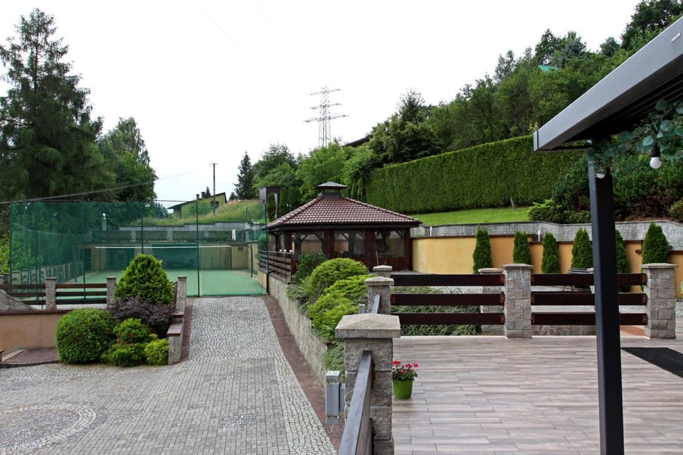 Tennis court