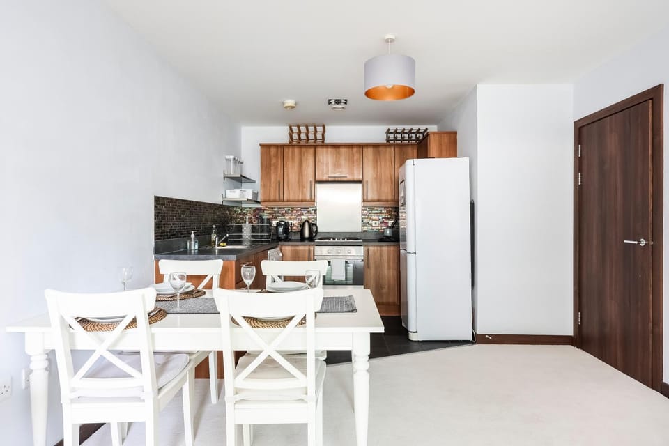Dining area, oven, stove