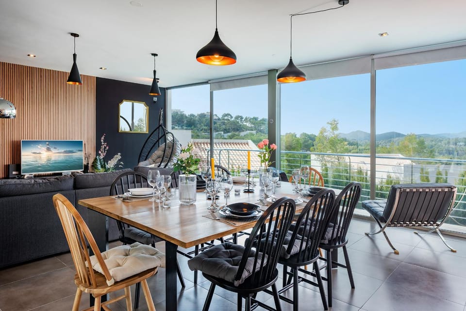 Seating area, Dining area