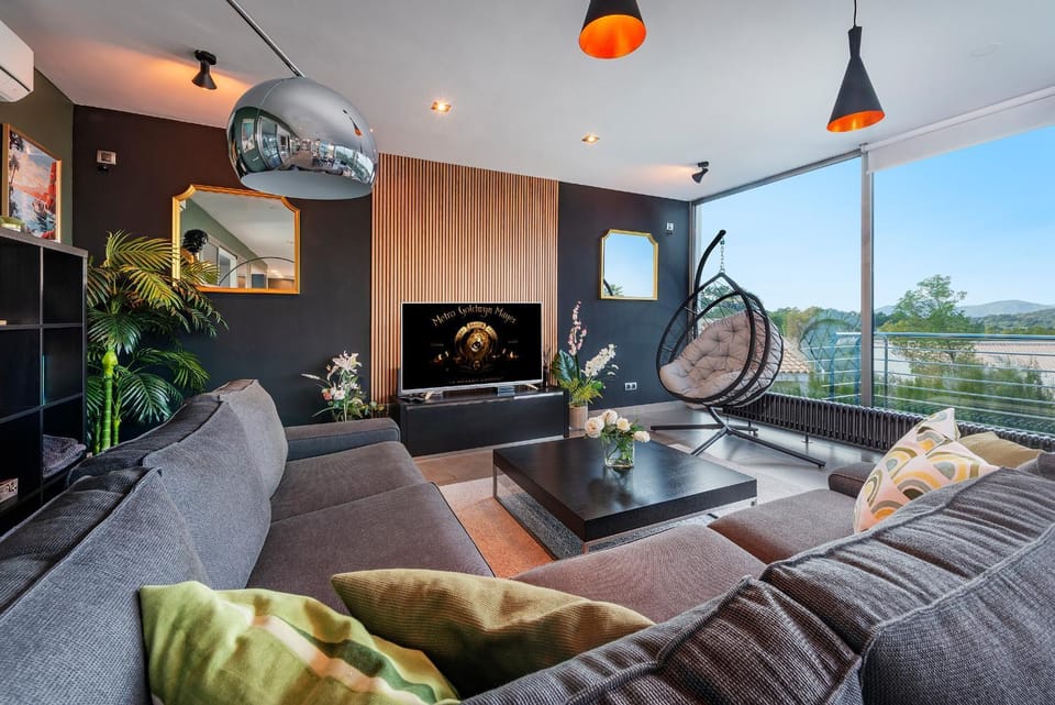 TV and multimedia, View (from property/room), Living room, Photo of the whole room