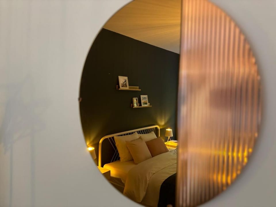 Bed, Photo of the whole room, Bedroom