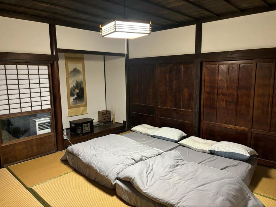 民泊Tsubaki House Bed and Breakfast in Fukuoka