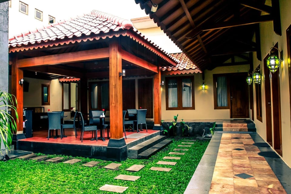 Patio, Day