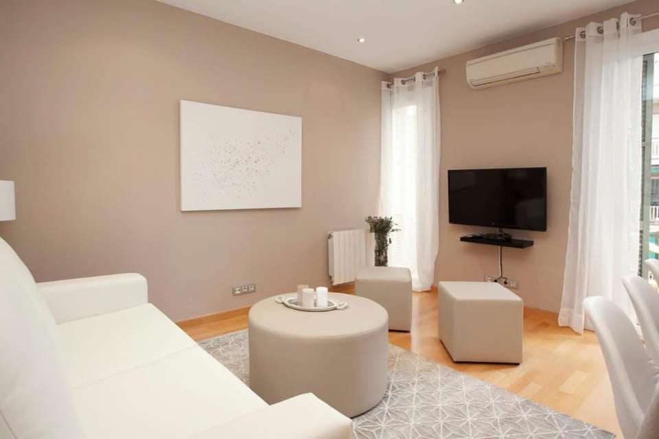 Gran Via modern and bright 3BD with terrace Apartment in Barcelona