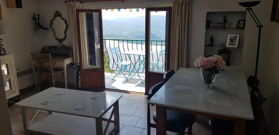 Balcony/Terrace, Living room, Seating area, Dining area, Sea view