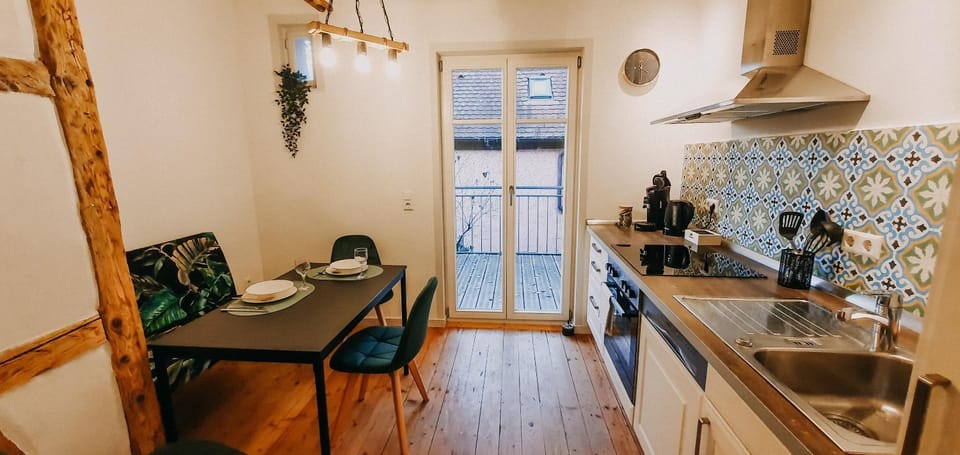 Balcony/Terrace, Kitchen or kitchenette, Dining area, Food, dishwasher, stove, kitchen