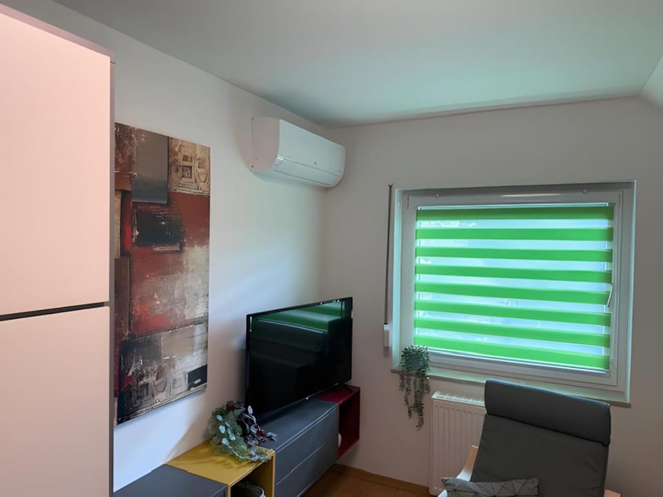 air conditioner, air conditioner